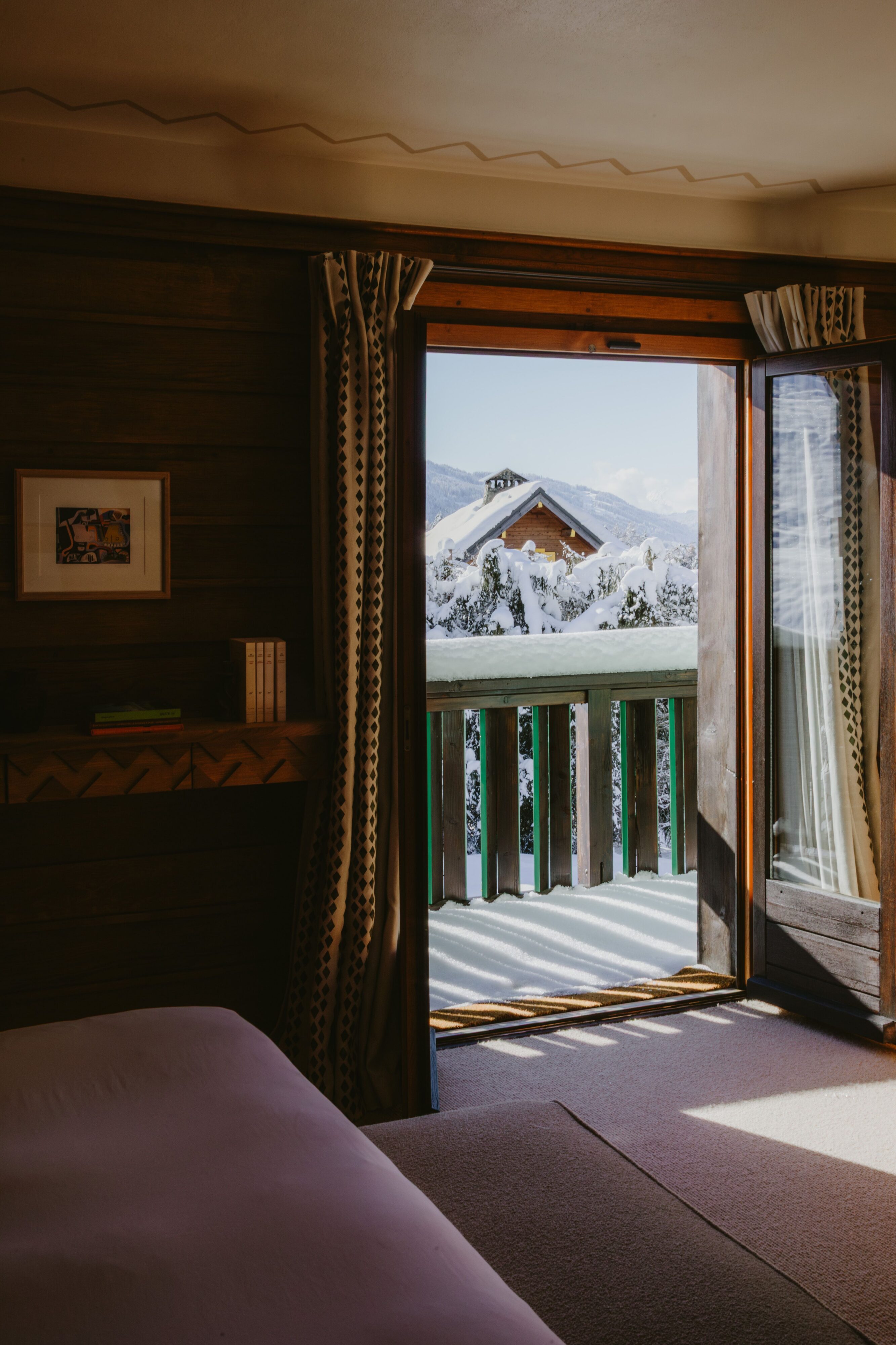 Bedroom & balcony