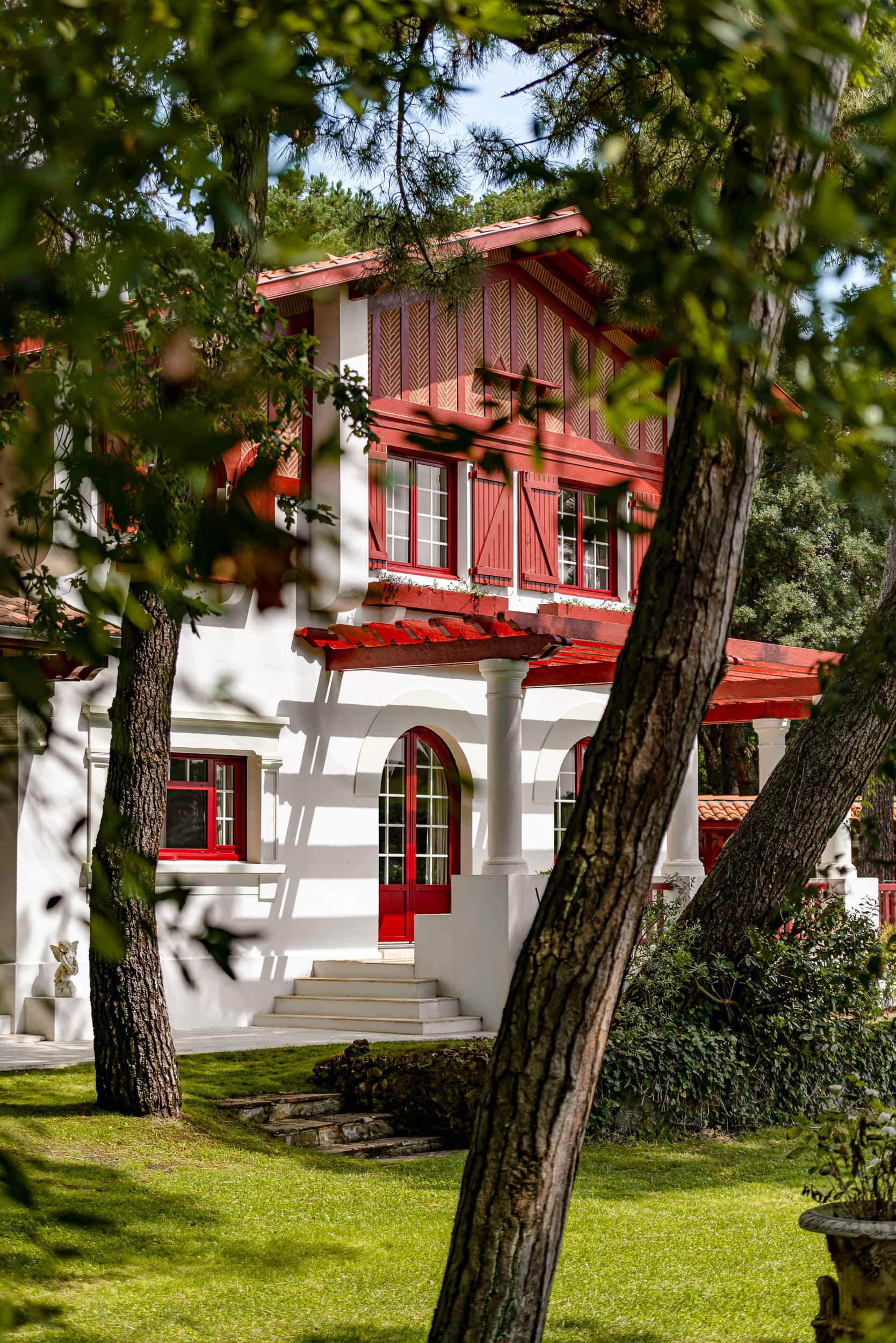 Iconic House - image