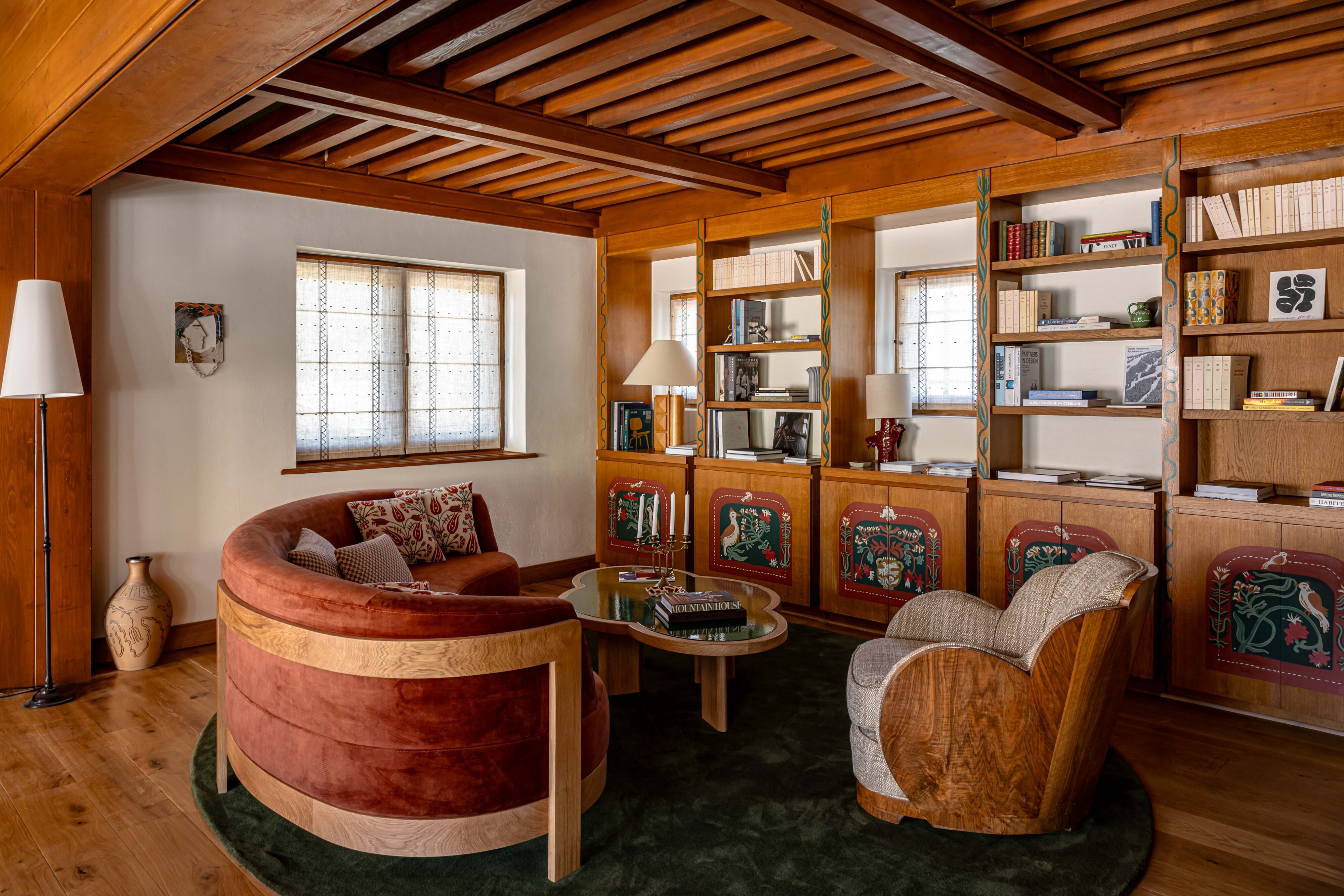 Living room & fireplace